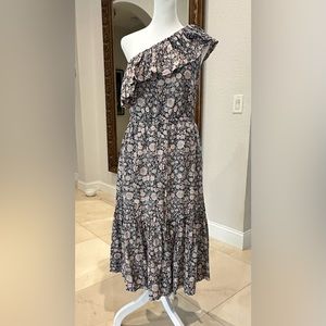 La Vie Rebecca Taylor dreamy one shoulder sleeve midi dress. Medium size.